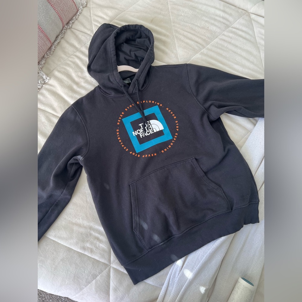 Men’s Medium North Face Hoodie